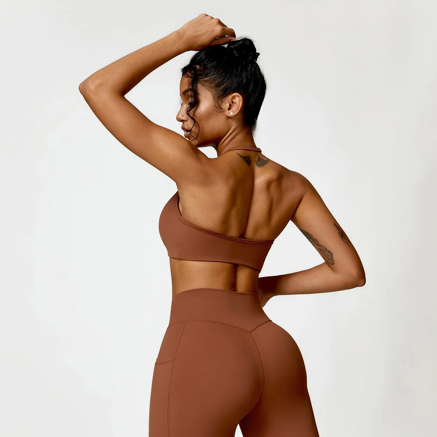 ADJUSTABLE STRAP HALTER NECK FRONT TWIST SPORTS BRA